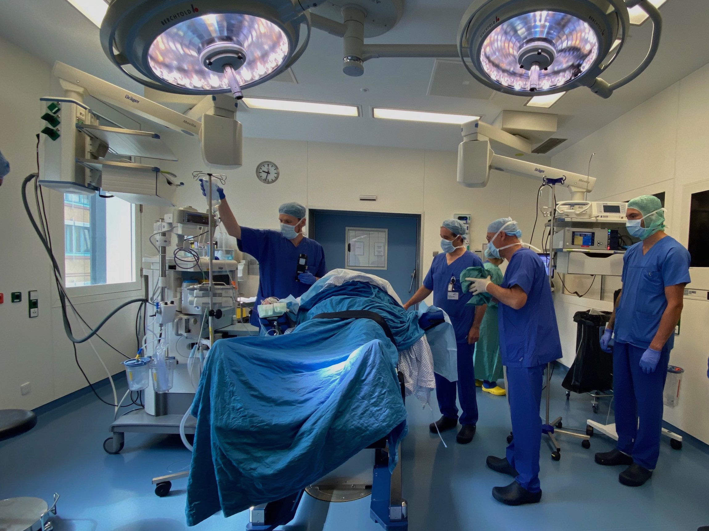 Hautersatz Operation durch Chirurgen im Krankenhaus OP